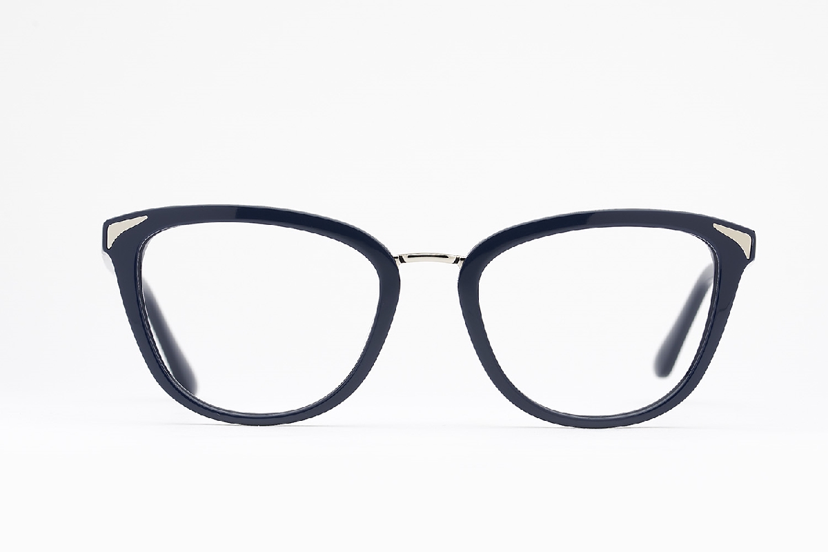 M&S Opticians S190107