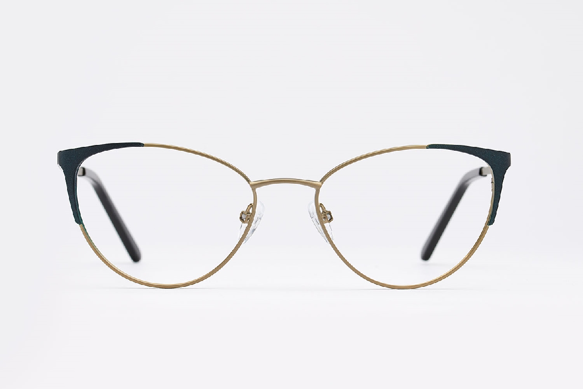 M&S Opticians S190113